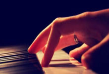 独占1／4，历史上共出现105次单场10+三分，其中库里27次.